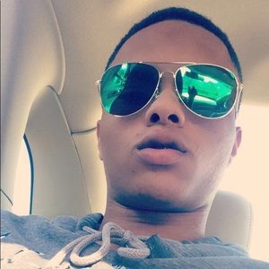 Meet your Posher, Javon